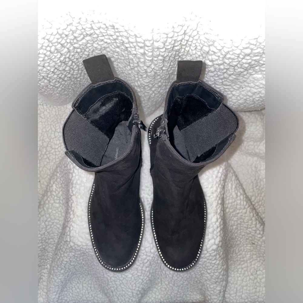 Time & Tru Women's Black Suede Boots Preowned - Picture 2 of 10